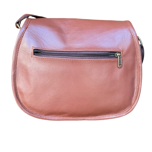 Elegant Brown Leather Shoulder Bag - Picture 4 of 12